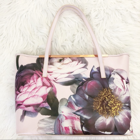 Ted Baker Handbags - 🌸 Ted Baker tote 👜